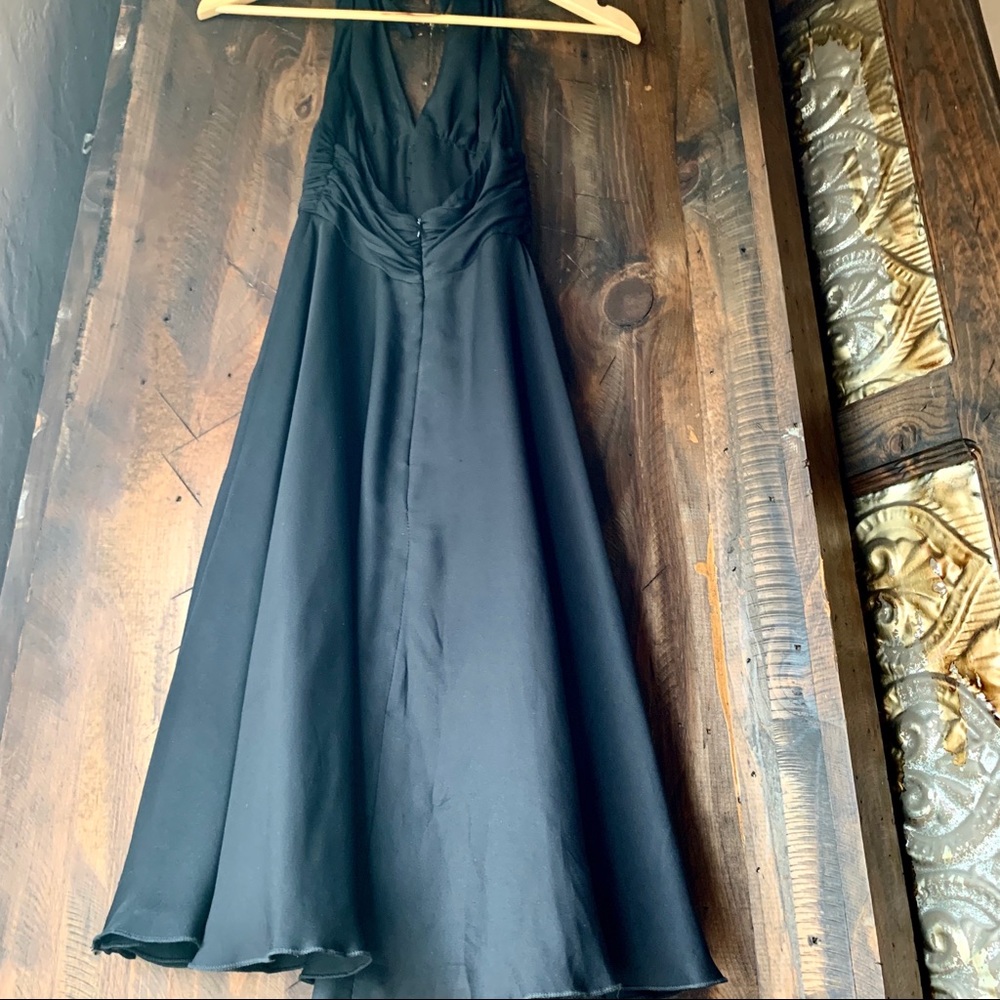 Timeless elegant halter dress ❤️ - Picture 4 of 11